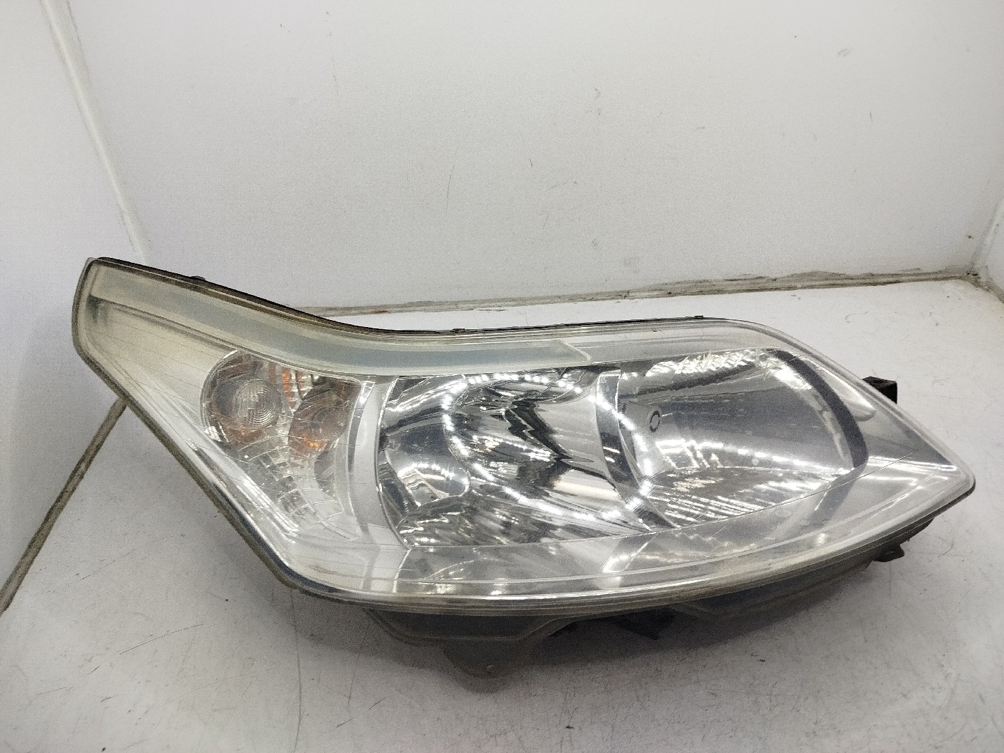 Farol/ Otica Dianteiro DTO CITROEN C4 I  de 2004 a 2013
