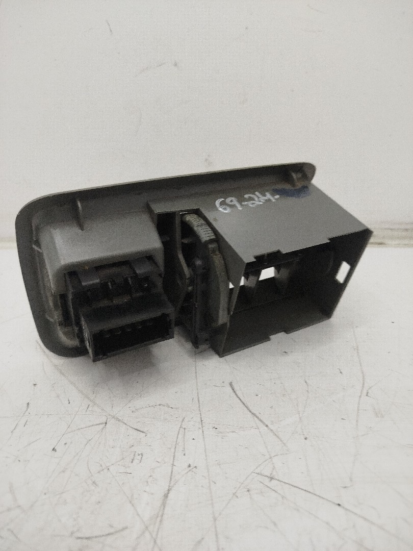 Botão / Interruptor de Luzes RENAULT TWINGO I  de 1993 a 2012
