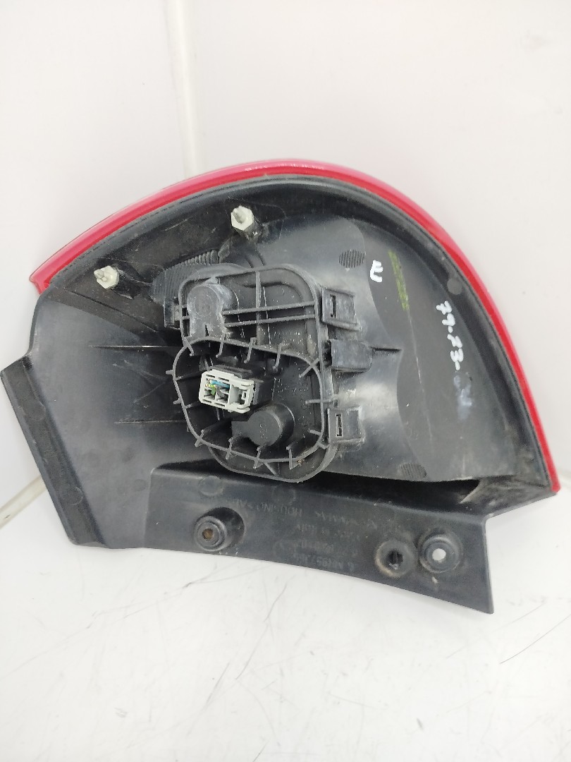 Farolim Stop Esq MITSUBISHI COLT VI  de 2002 a 2012