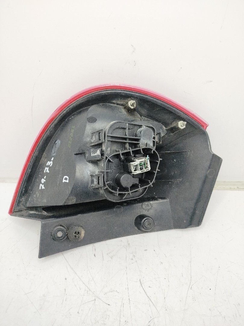 Farolim Stop Dto MITSUBISHI COLT VI  de 2002 a 2012