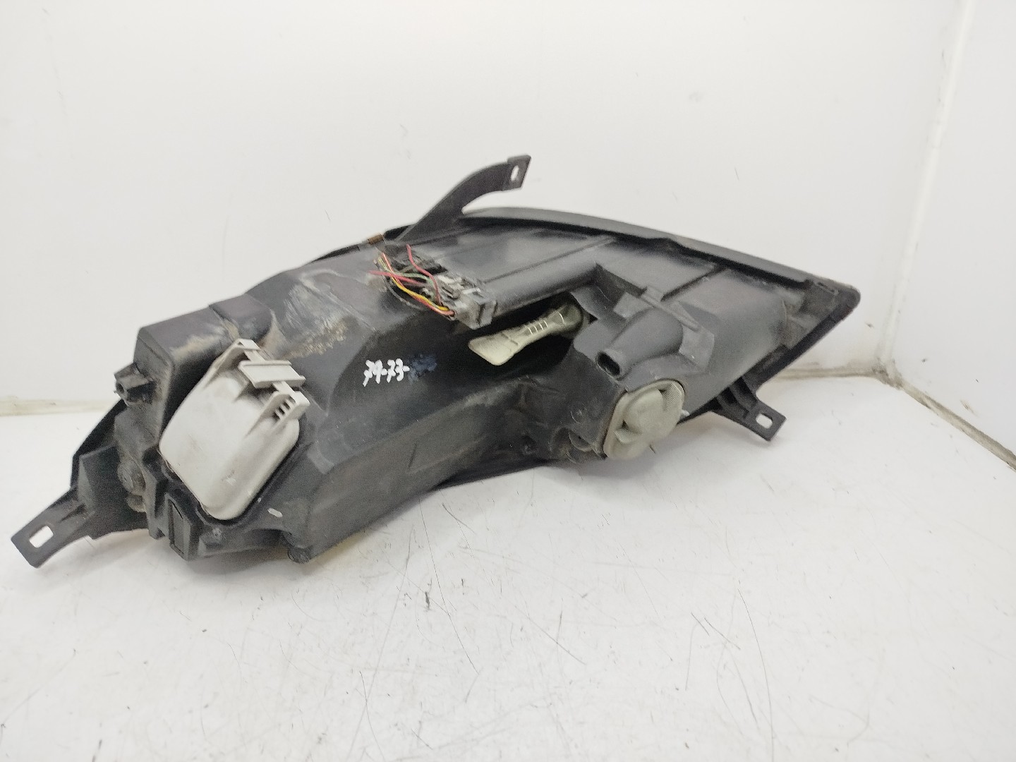 Farol/ Otica Dianteiro DTO MITSUBISHI COLT VI  de 2002 a 2012