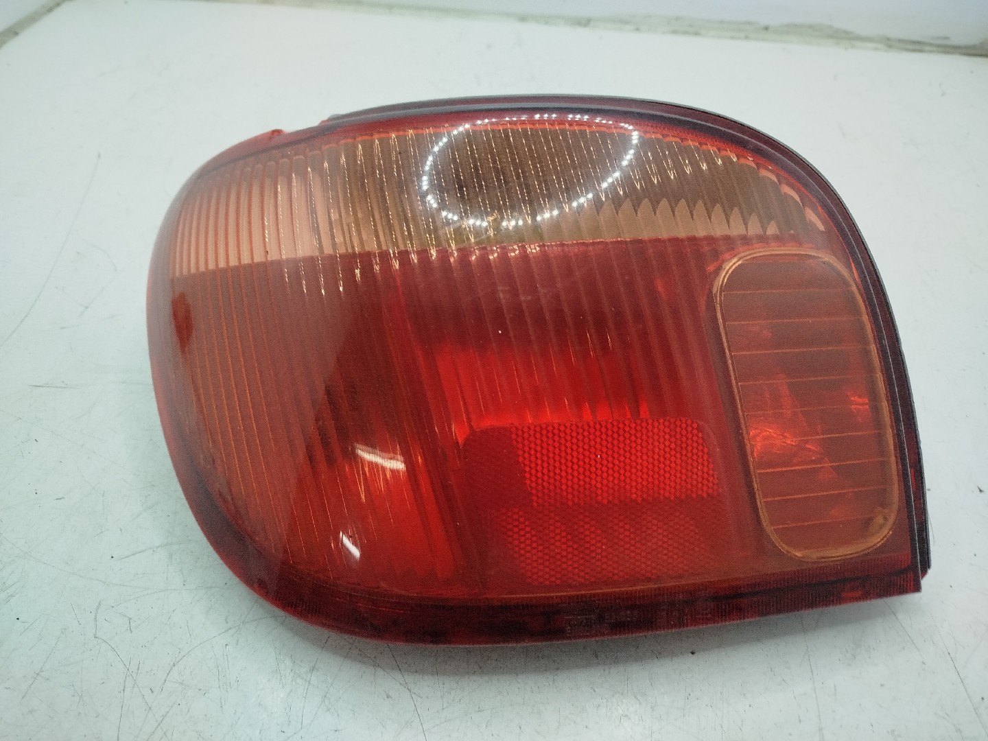 Farolim Stop Esq TOYOTA YARIS  de 1999 a 2005