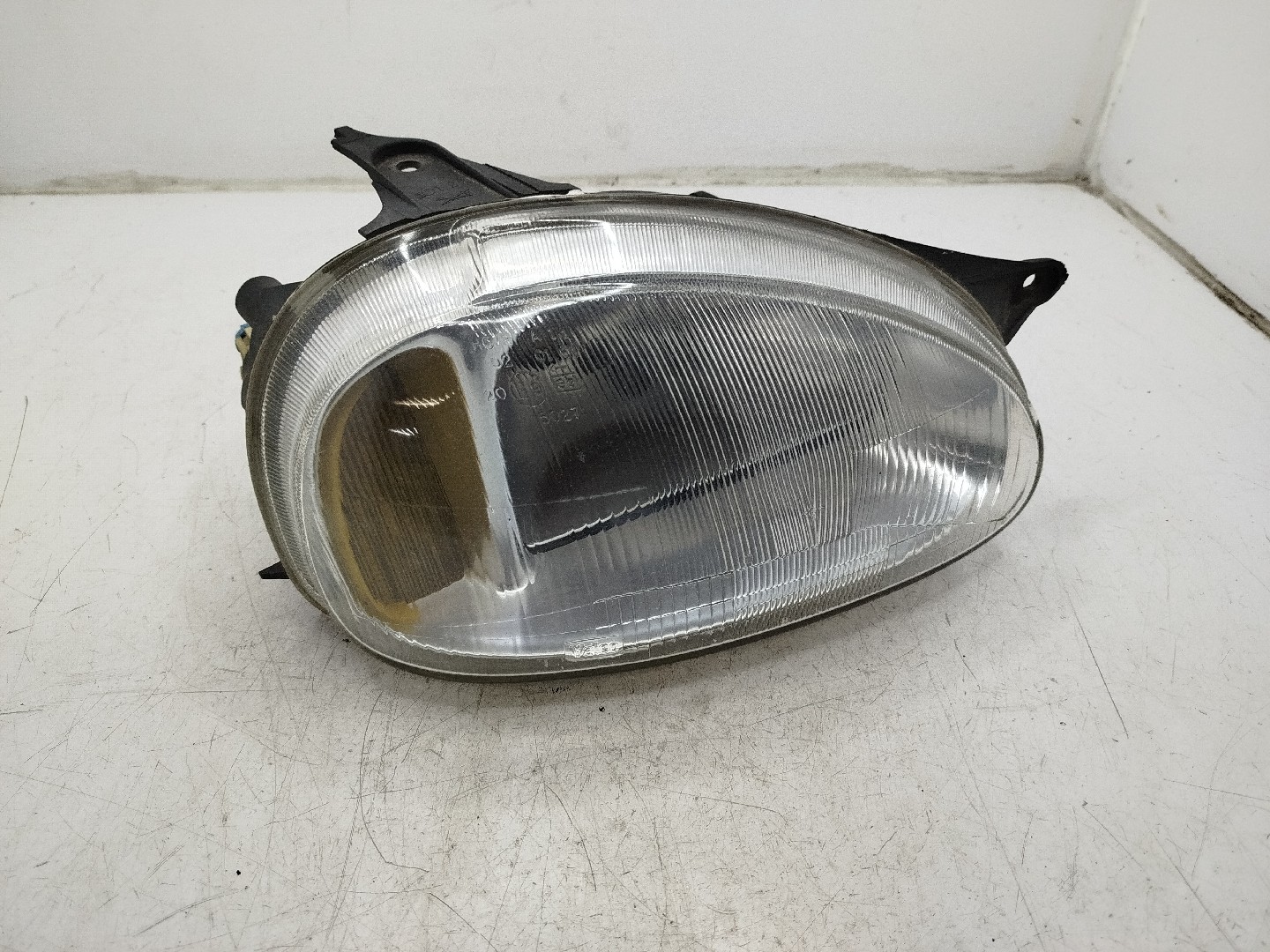 Farol/ Otica Dianteiro DTO OPEL CORSA B  de 1993 a 2002