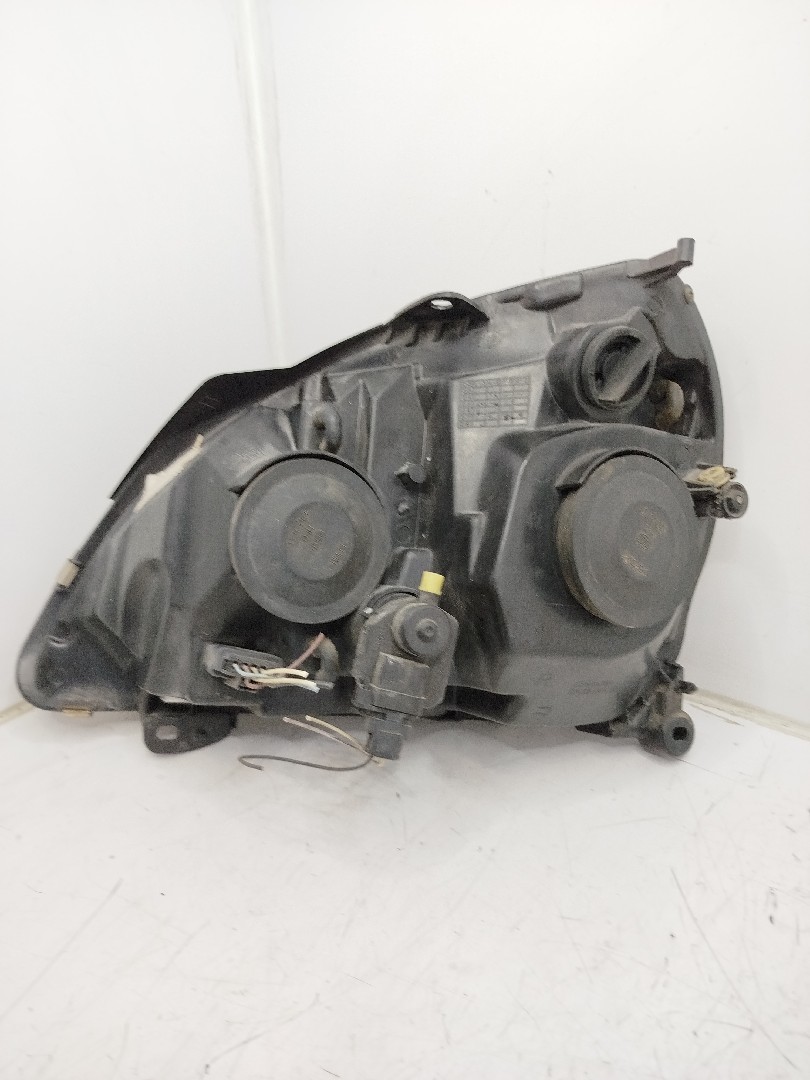 Farol/ Otica Dianteiro DTO RENAULT Clio II  de  a 