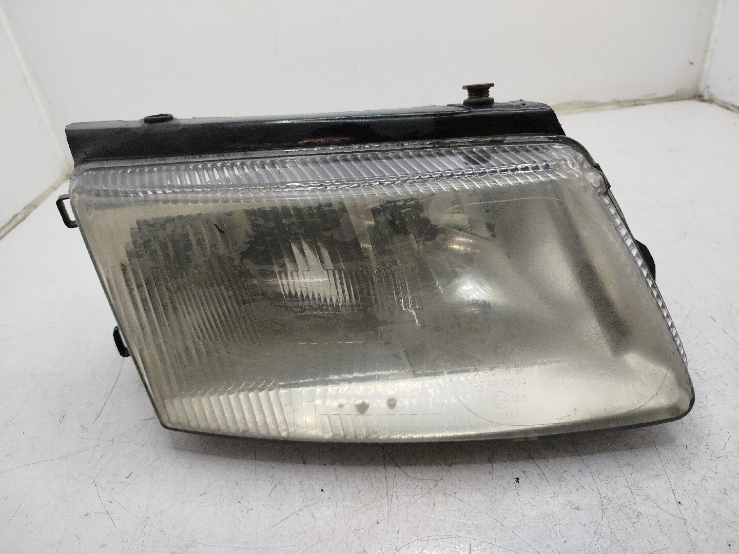 Farol/ Otica Dianteiro DTO VOLKSWAGEN PASSAT  de 1996 a 2001
