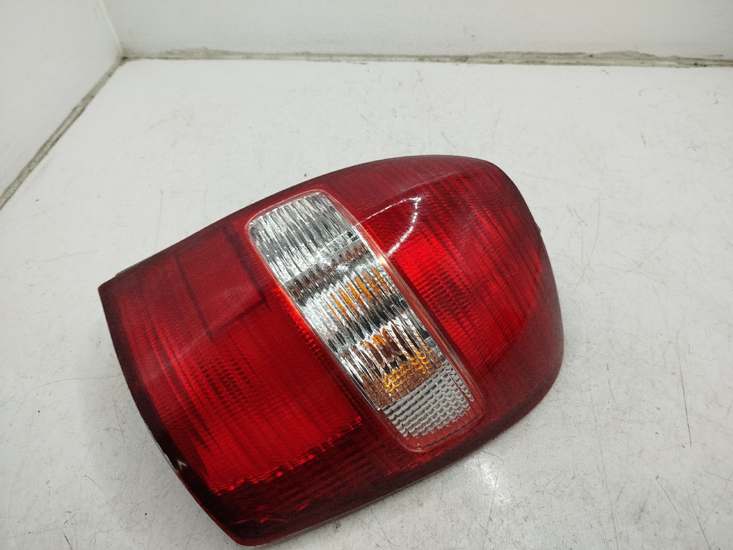 Farolim Stop Dto MAZDA 323 F VI  de 1998 a 2004