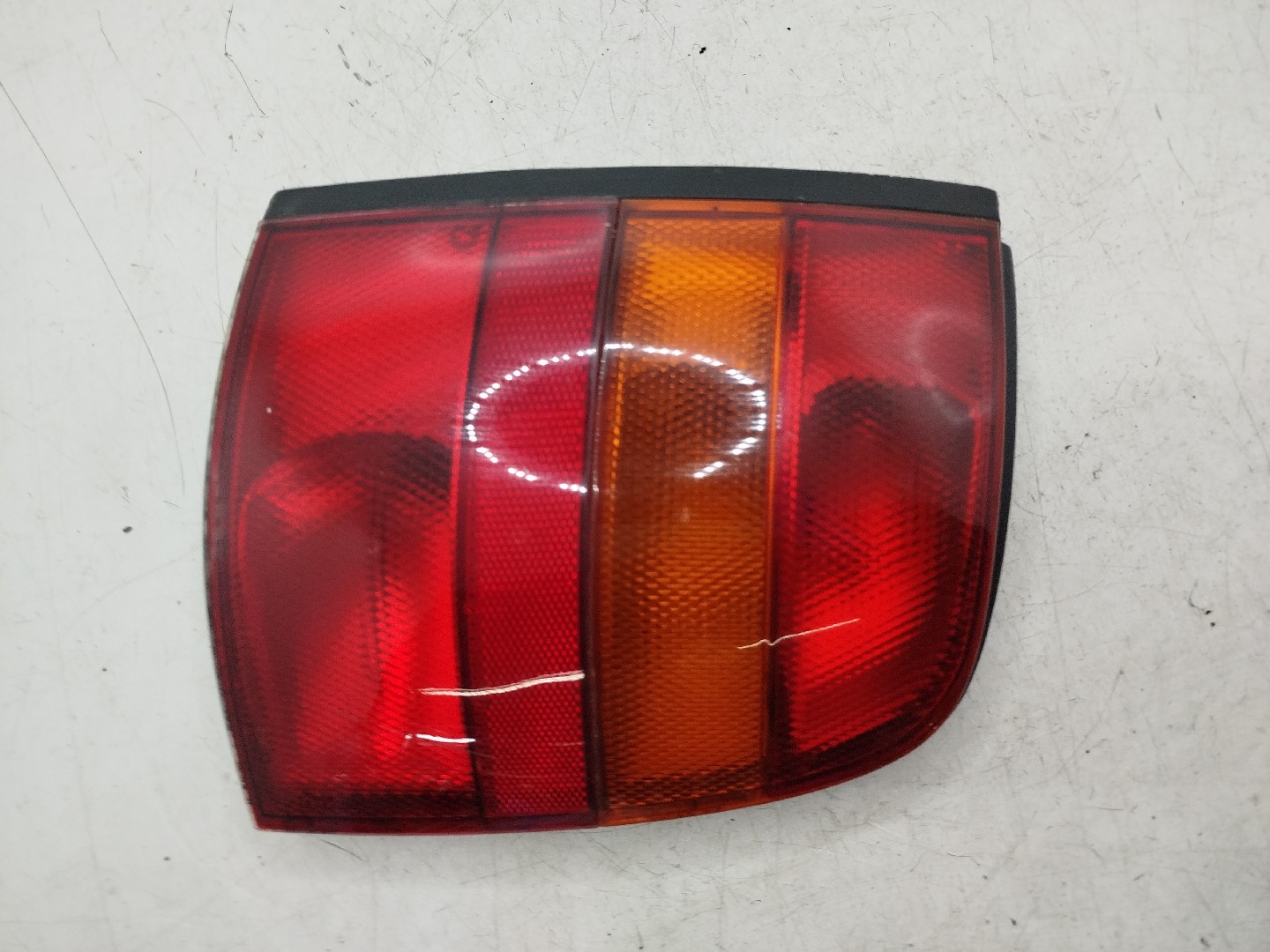Farolim Stop Esq NISSAN MICRA II  de 1992 a 2007