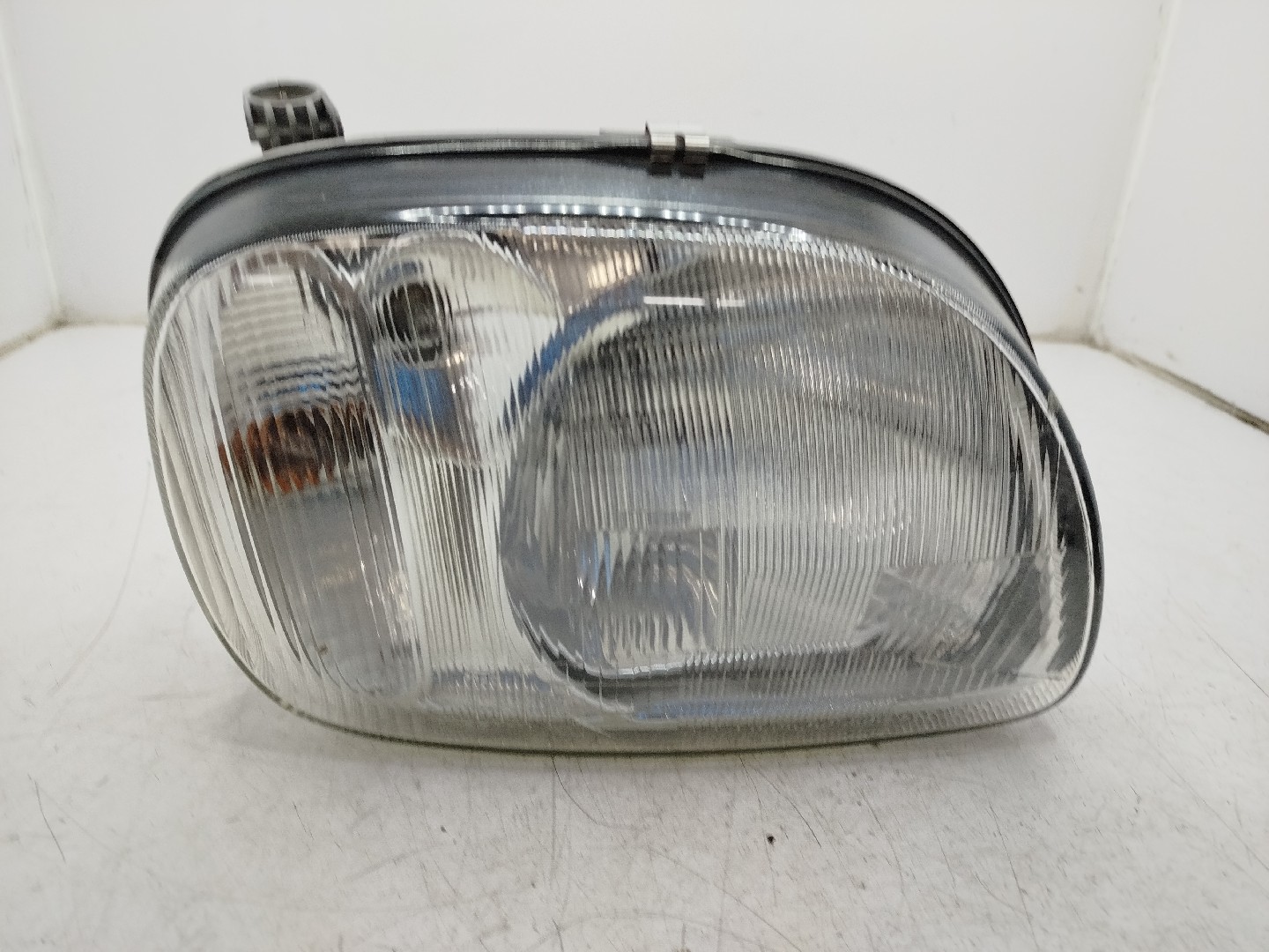 Farol/ Otica Dianteiro DTO NISSAN MICRA II  de 1992 a 2007