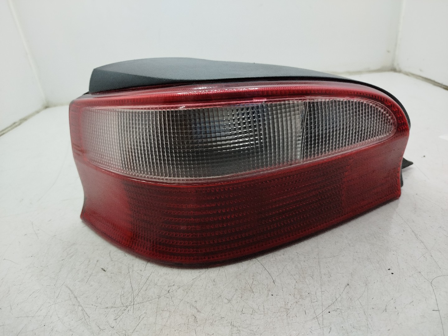 Farolim Stop Esq CITROEN SAXO  de 1996 a 2004