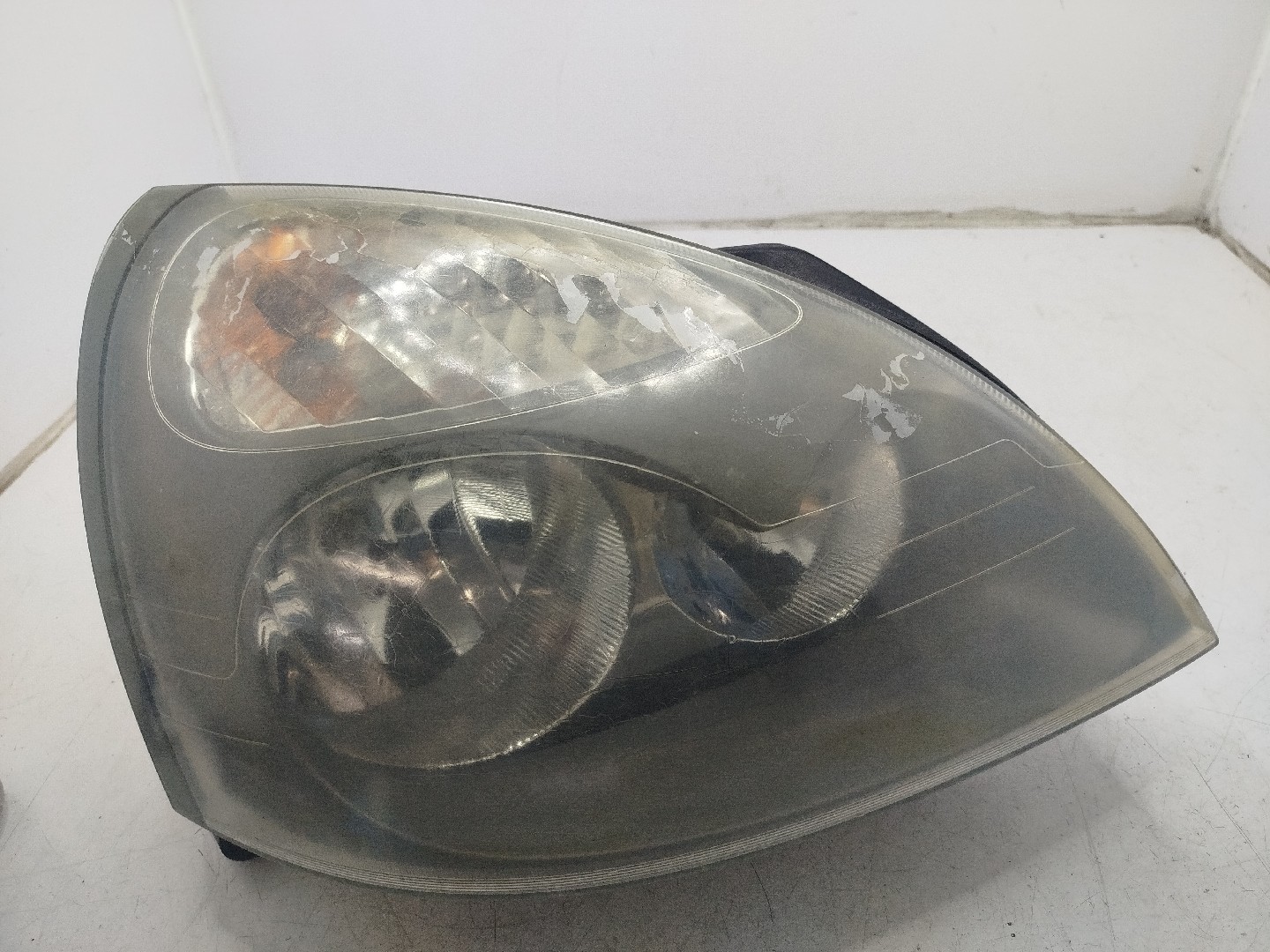 Farol/ Otica Dianteiro DTO RENAULT Clio II  de  a 