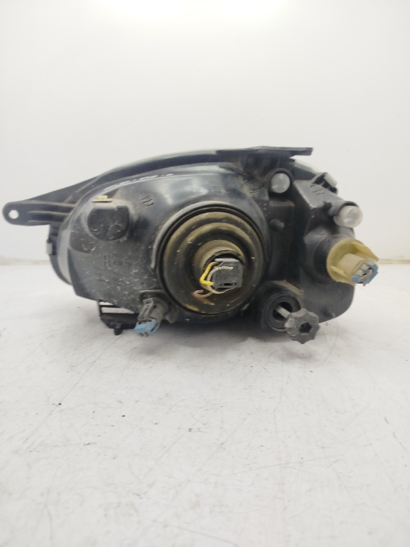 Farol/ Otica Dianteiro DTO OPEL CORSA B  de 1993 a 2002