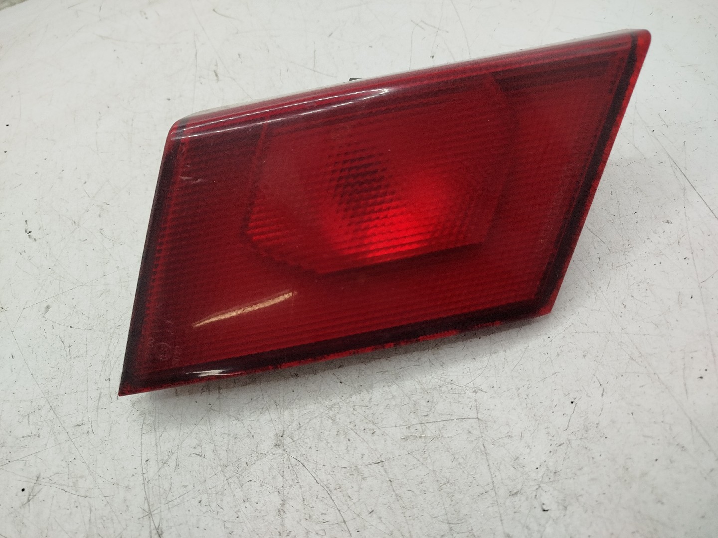 Farolim da Mala ESQ MITSUBISHI LANCER VI  de 1995 a 2003