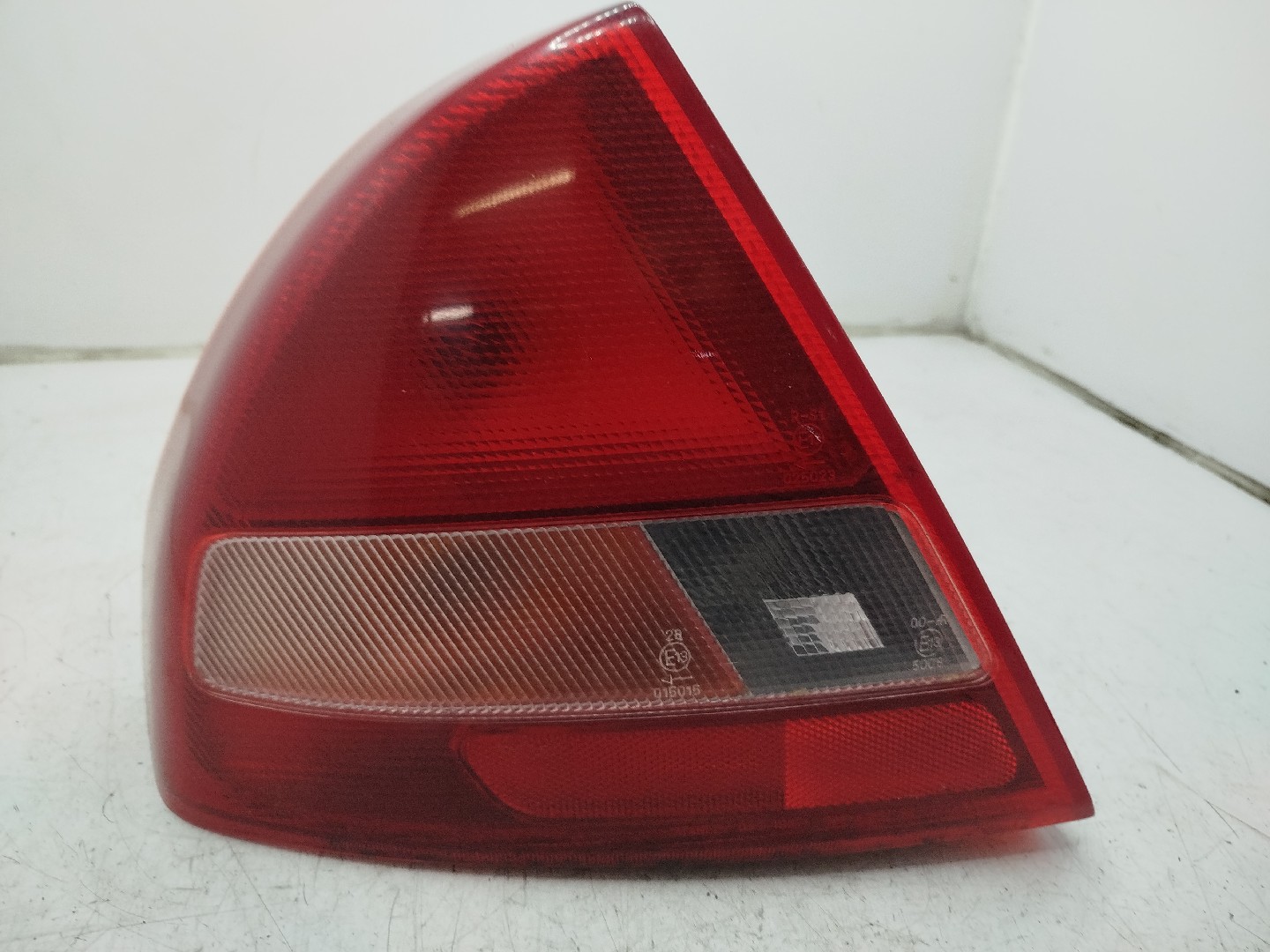 Farolim Stop Esq MITSUBISHI LANCER VI  de 1995 a 2003
