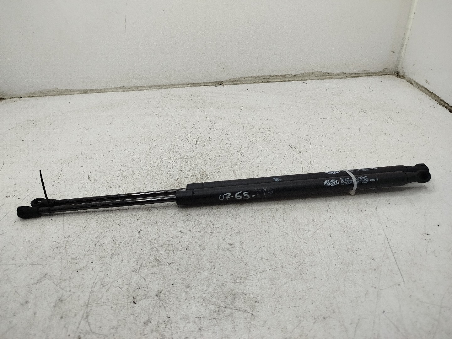 Amortecedor porta da mala TOYOTA COROLLA Verso  de 2001 a 2004