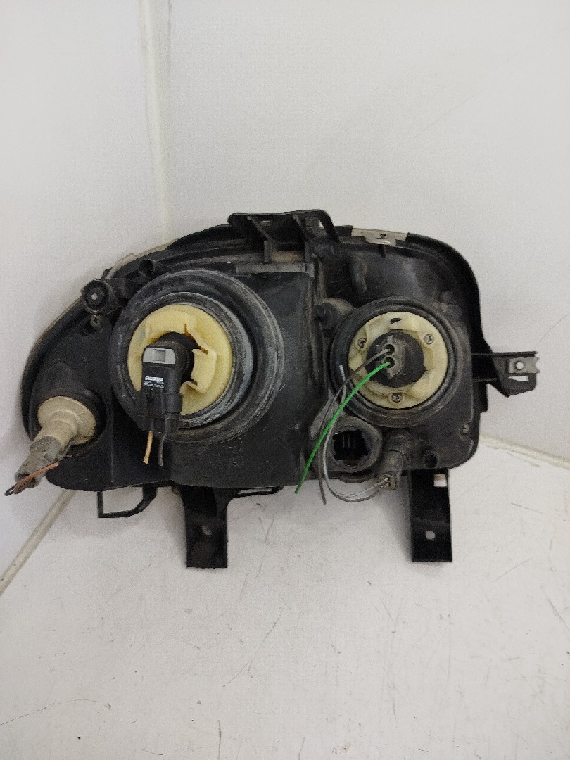 Farol/ Otica Dianteiro ESQ RENAULT Clio II  de  a 