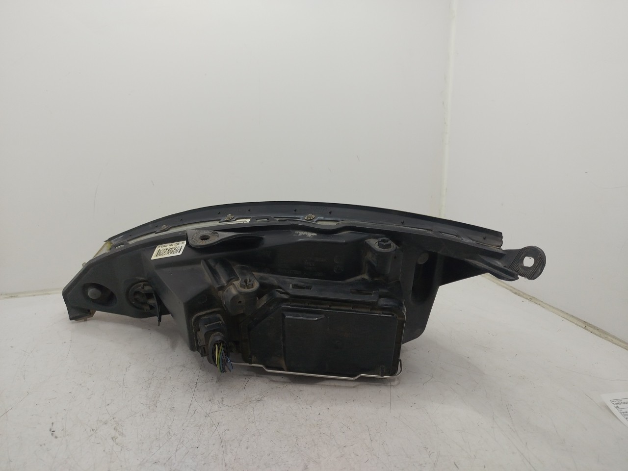 Farol/ Otica Dianteiro DTO FORD FOCUS três volumes  de 1999 a 2009