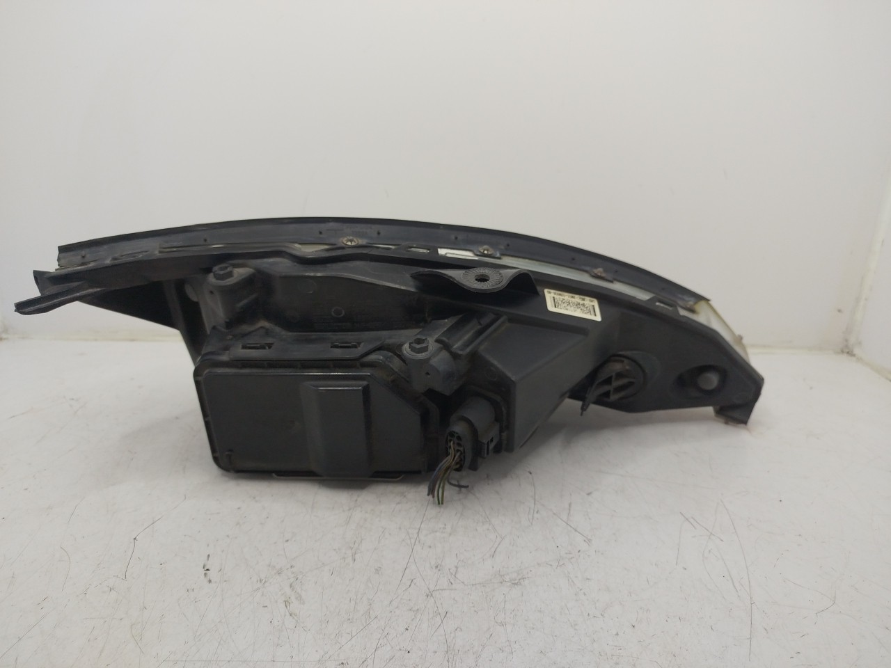 Farol/ Otica Dianteiro ESQ FORD FOCUS três volumes  de 1999 a 2009
