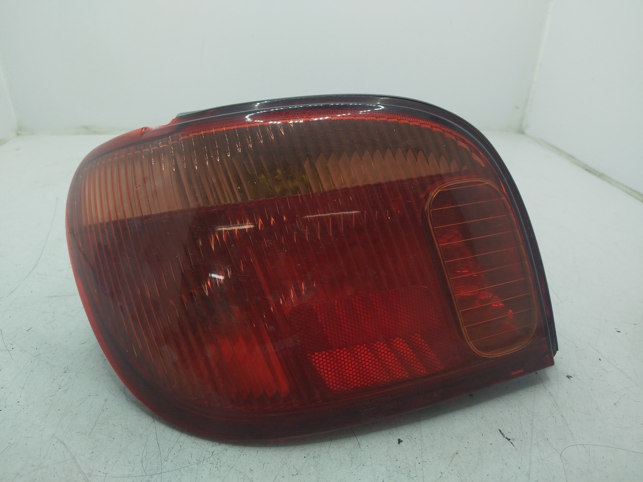 Farolim Stop Esq TOYOTA YARIS  de 1999 a 2005