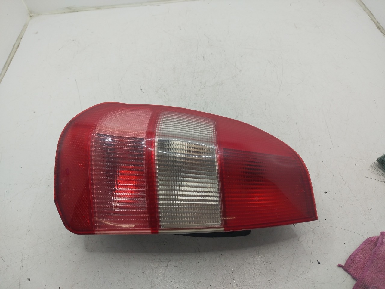 Farolim Stop Esq MITSUBISHI SPACE STAR Veículo multiuso  de 1998 a 2004