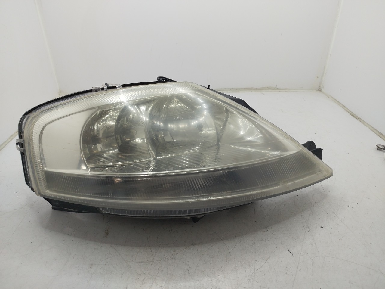 Farol/ Otica Dianteiro DTO CITROEN C3 I  de  a 