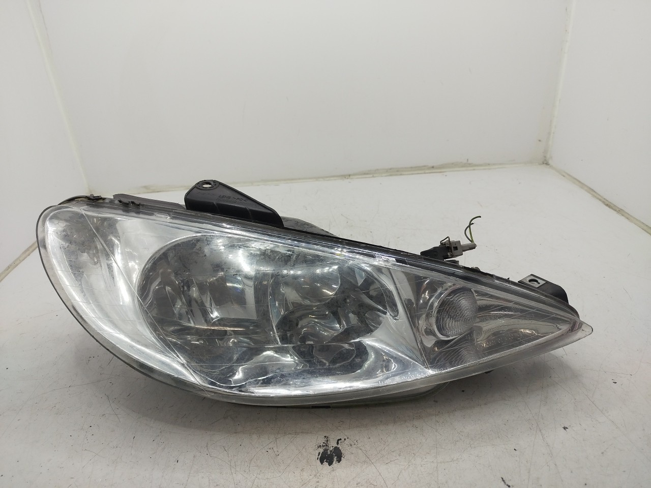 Farol/ Otica Dianteiro DTO PEUGEOT 206  de  a