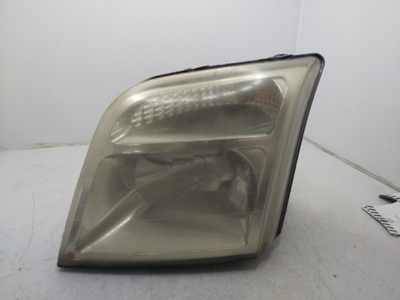 Farol/ Otica Dianteiro ESQ FORD TRANSIT CONNECT  de 2002 a 0