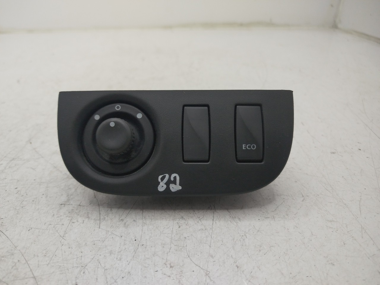 Botão / Interruptor de Luzes DACIA LOGAN MCV II  de 2013 a 0