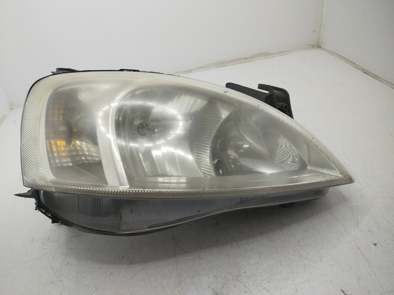 Farol/ Otica Dianteiro DTO OPEL Corsa C de  a