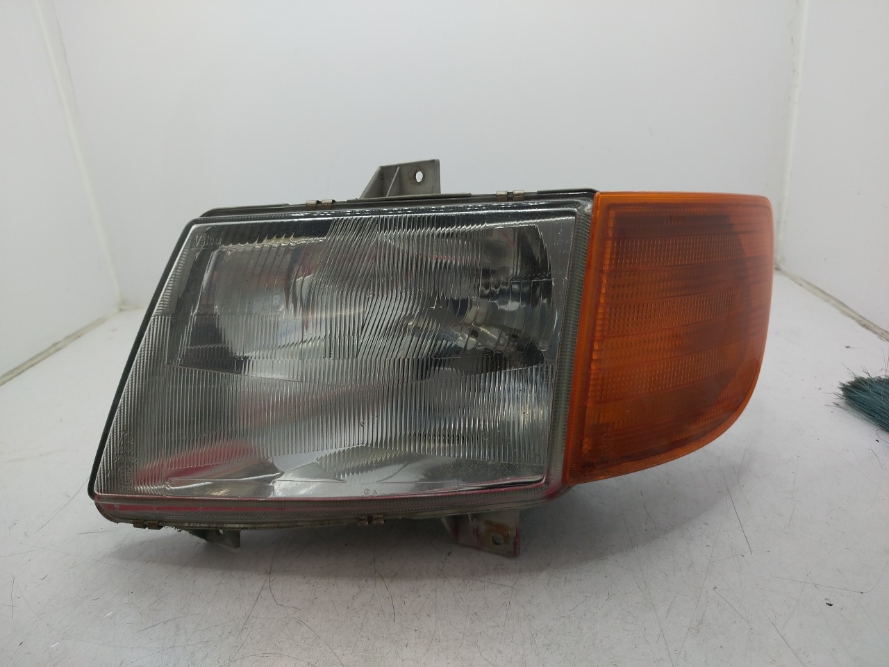 Farol/ Otica Dianteiro ESQ MERCEDES-BENZ VITO Autocarro  de 1996 a 2003