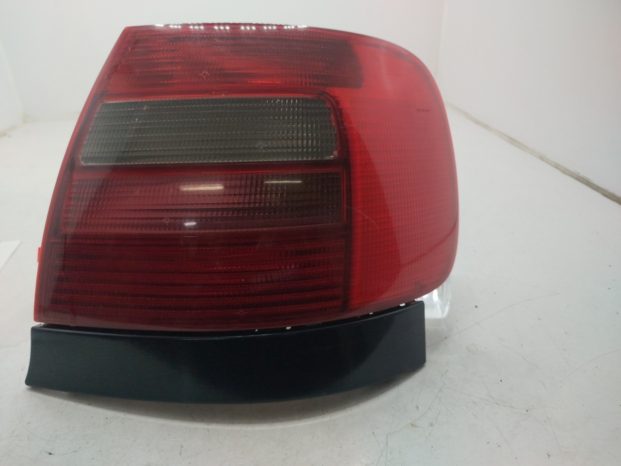 Farolim Stop Dto AUDI A4  de 1994 a 2001