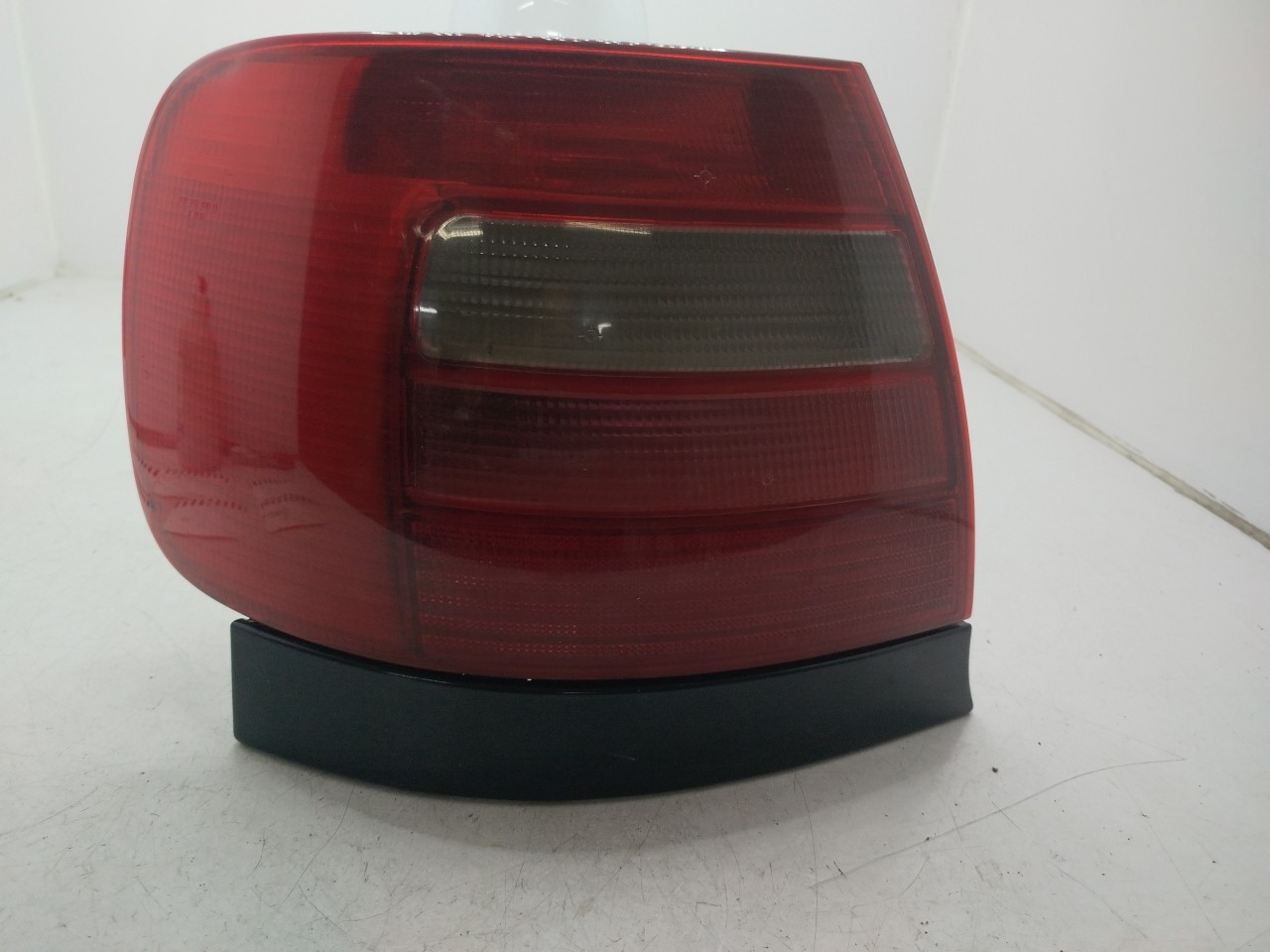 Farolim Stop Esq AUDI A4  de 1994 a 2001