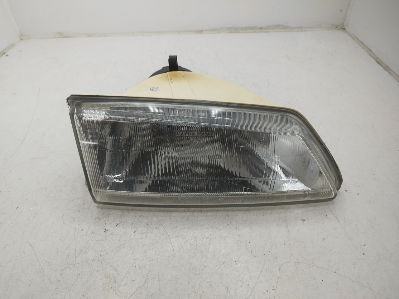 Farol/ Otica Dianteiro DTO PEUGEOT 106 II  de 1996 a 2005