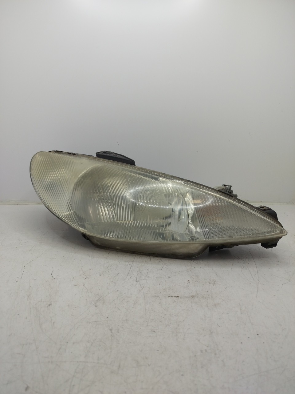 Farol/ Otica Dianteiro DTO PEUGEOT 206  de  a