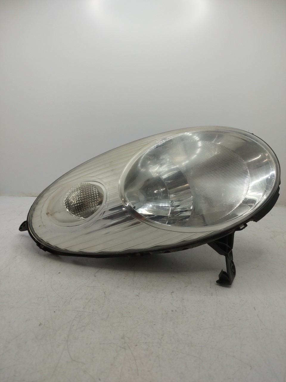 Farol/ Otica Dianteiro DTO NISSAN MICRA III  de 2002 a 2010
