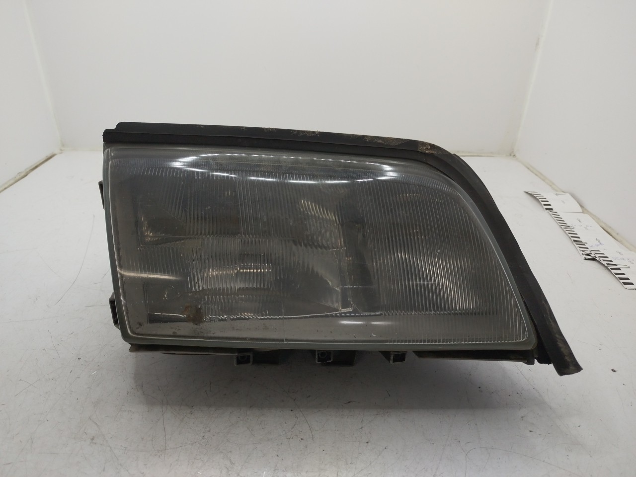 Farol/ Otica Dianteiro DTO MERCEDES-BENZ Classe C  de  a