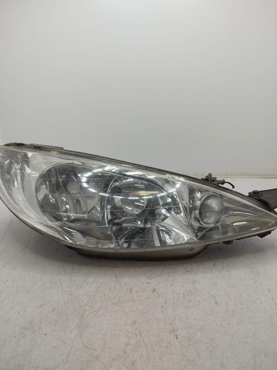 Farol/ Otica Dianteiro DTO PEUGEOT 206  de  a 