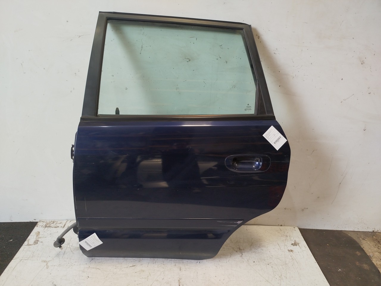 Porta Tras ESQ MITSUBISHI SPACE STAR Veículo multiuso  de 1998 a 2004