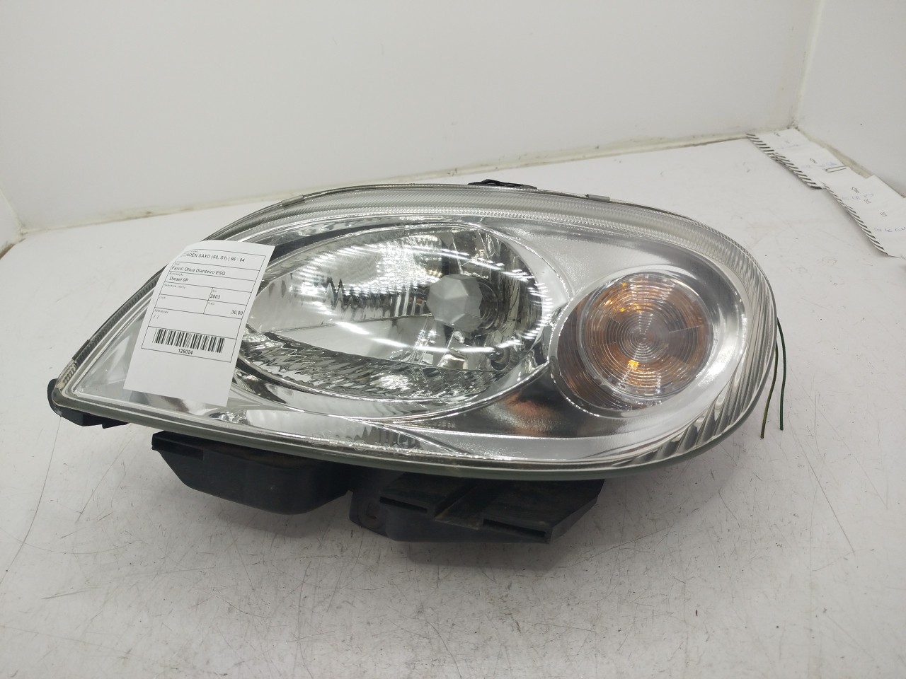 Farol/ Otica Dianteiro ESQ CITROEN SAXO  de 1996 a 2004