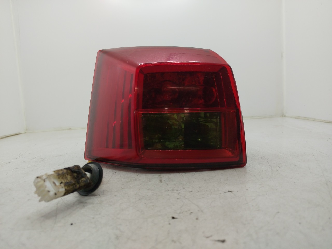 Farolim Stop Esq PEUGEOT 4007  de 2007 a 2013