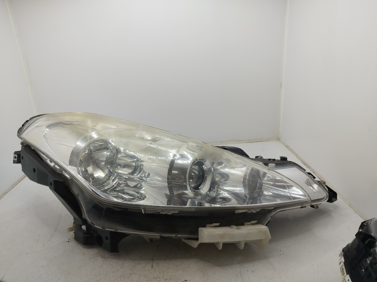 Farol/ Otica Dianteiro DTO PEUGEOT 4007  de 2007 a 2013