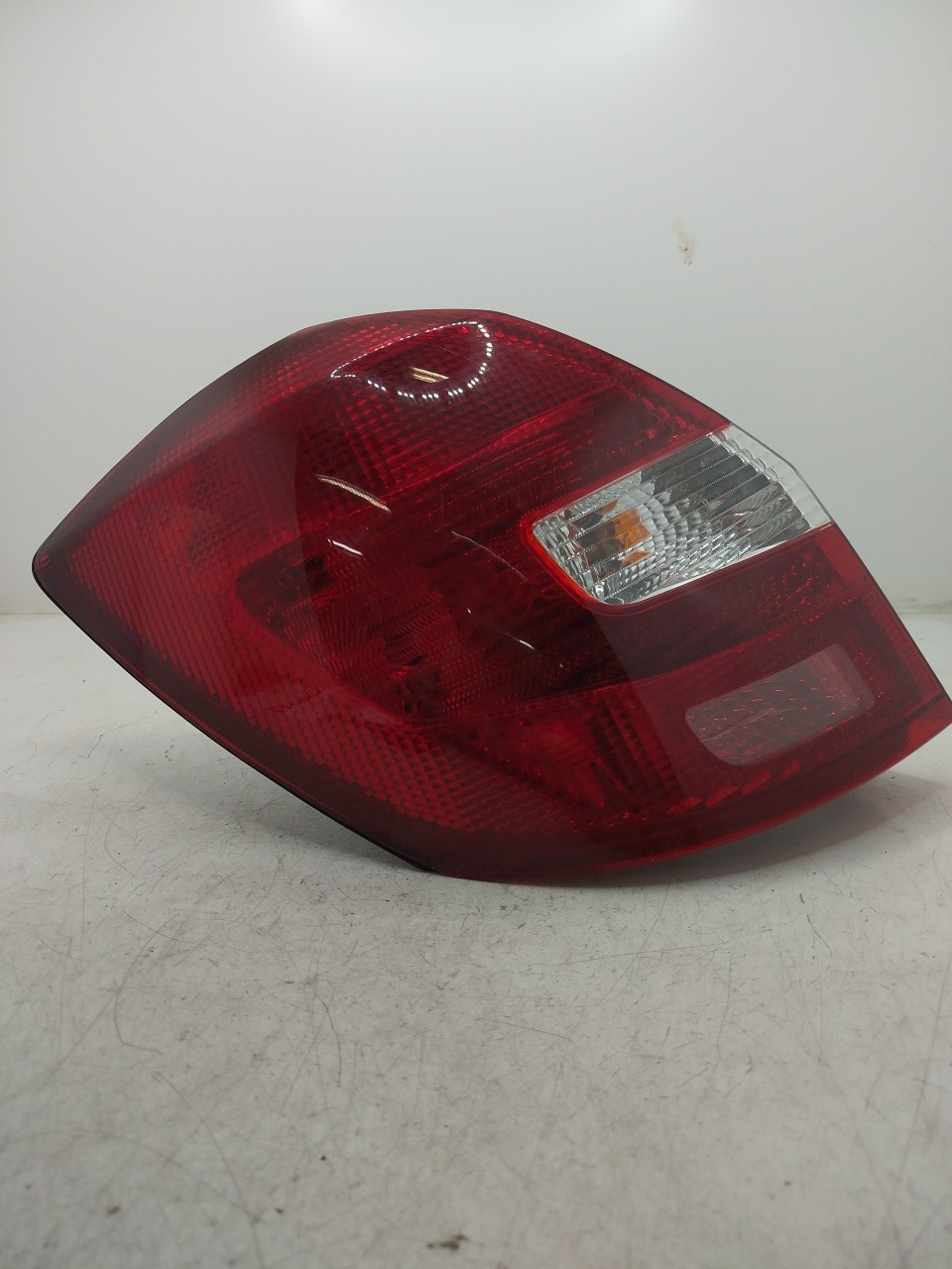 Farolim Stop Esq SKODA FABIA II Hatchback de  a 