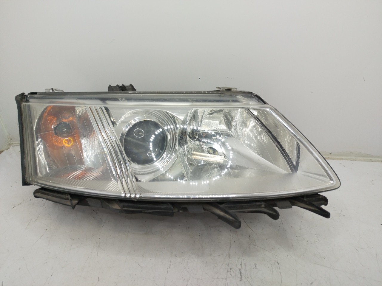 Farol/ Otica Dianteiro DTO SAAB 9-3  de 2002 a 2015
