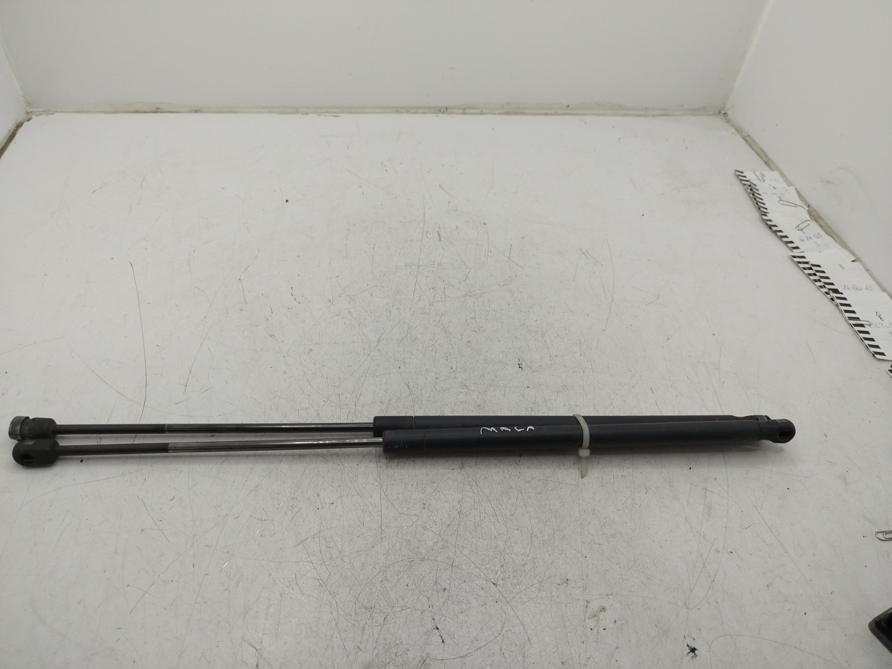 Amortecedor porta da mala MITSUBISHI COLT VI  de 2002 a 2012