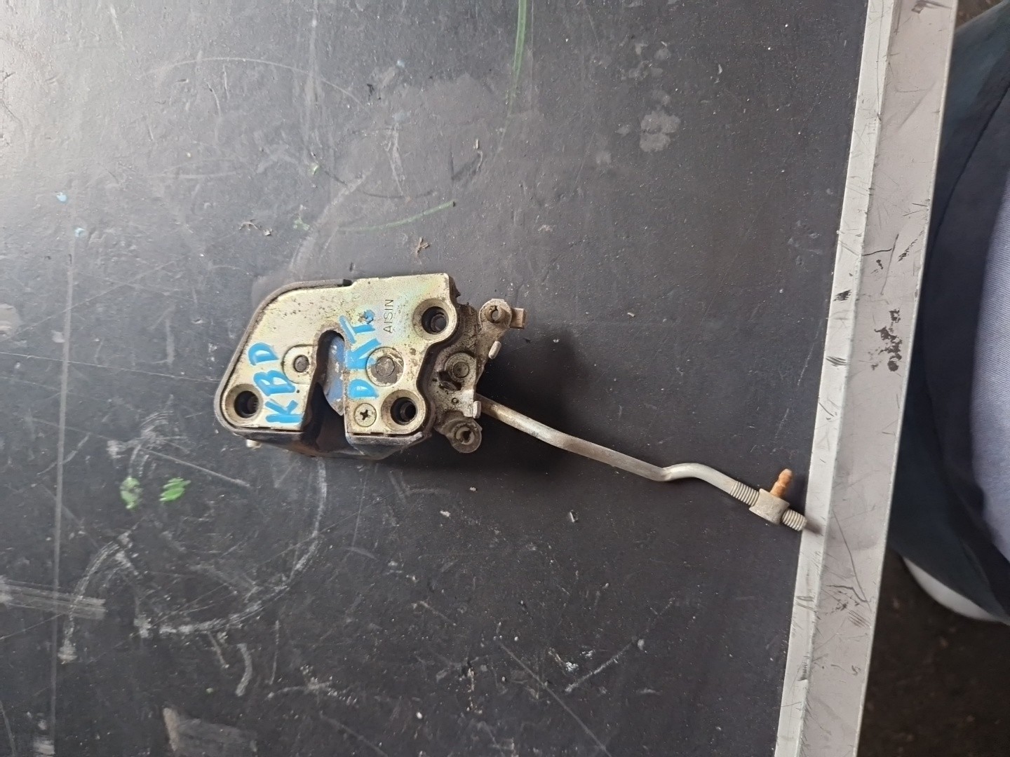 Fecho da Porta Frente Dto BEDFORD KB | 72 - 88 Imagem-2