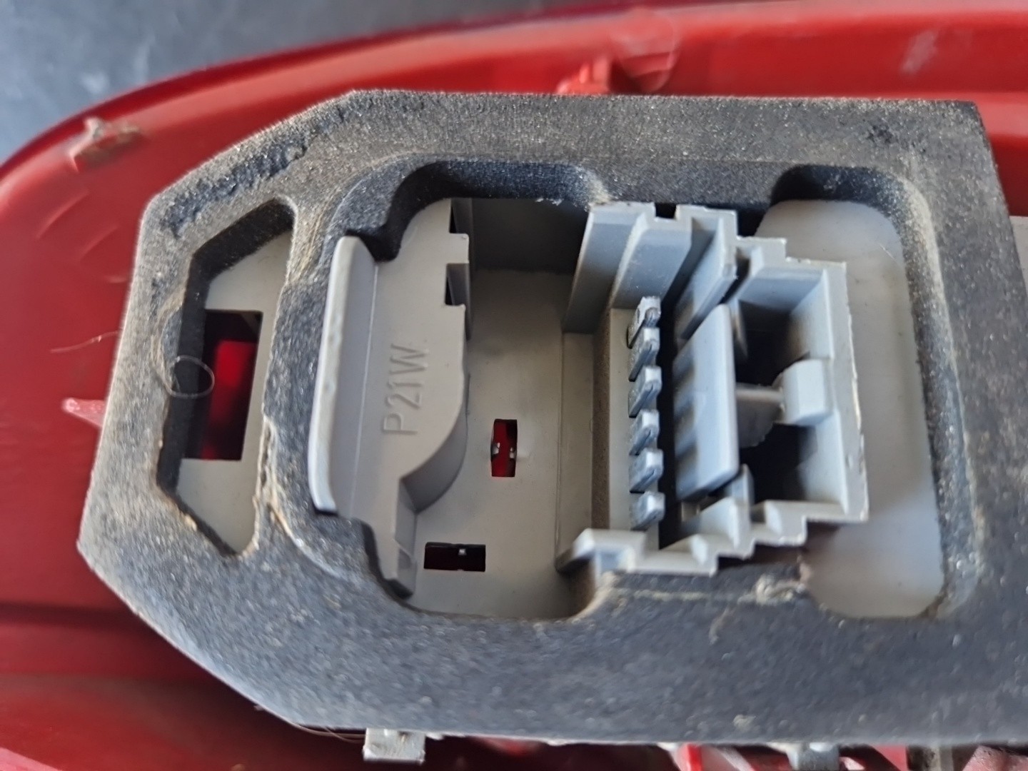 Left Tail Light  RENAULT CLIO II (BB_, CB_) | 98 -  Imagem-2