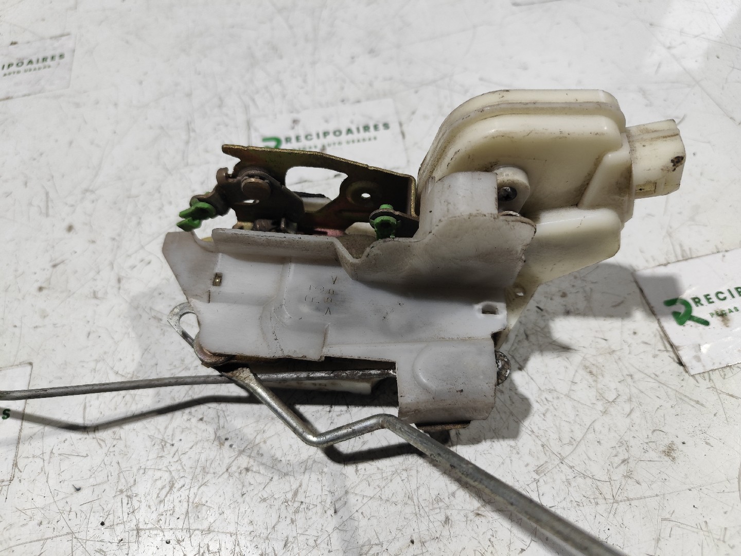 Fecho da Porta Frente Dto MITSUBISHI LANCER VI (CJ_, CP_) | 95 - 03 Imagem-1