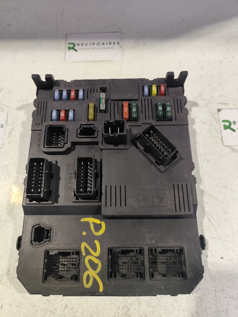 Caixa dos Fusíveis PEUGEOT 206 Hatchback (2A/C) | 98 - 12 Imagem-1