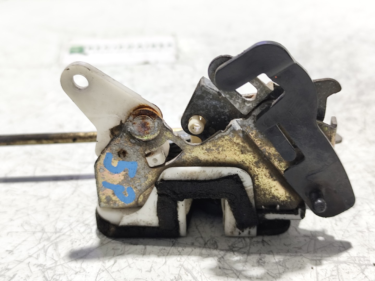 Fecho da Porta Trás Esq HYUNDAI LANTRA II (J-2) | 95 - 00 Imagem-2