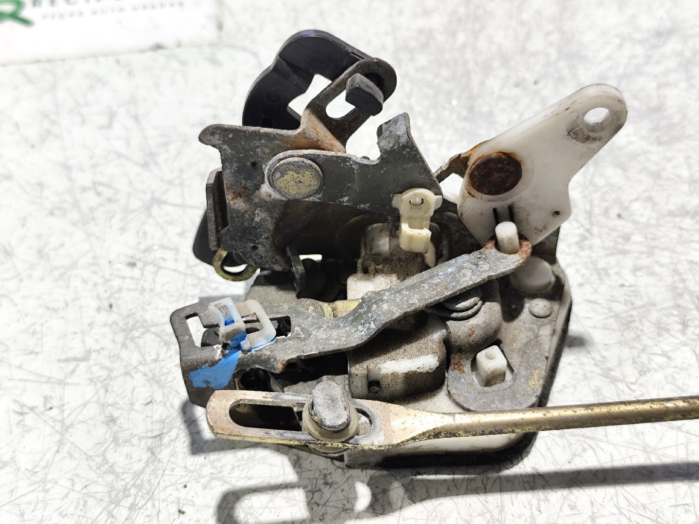 Fecho da Porta Trás Esq HYUNDAI LANTRA II (J-2) | 95 - 00 Imagem-1