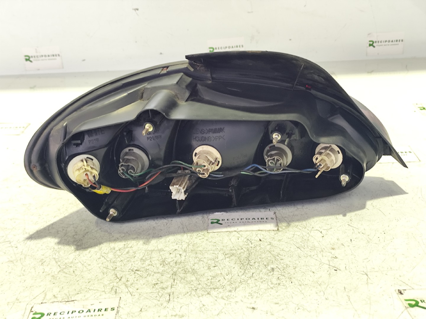 Right Tail Light  HYUNDAI LANTRA II (J-2) | 95 - 00 Imagem-1